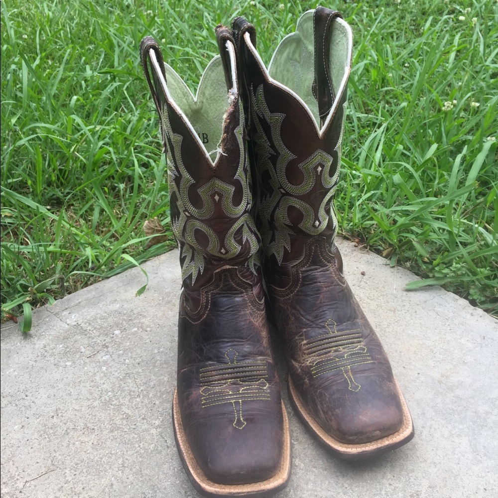 Ariat boot 🤠 - Picture 1 of 8